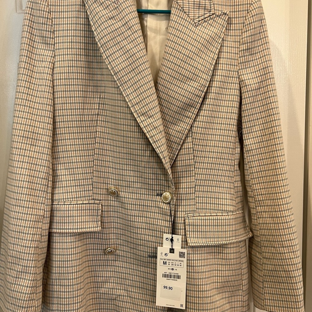 Blazer purchased for my daughter but didn’t wear it . Super cute